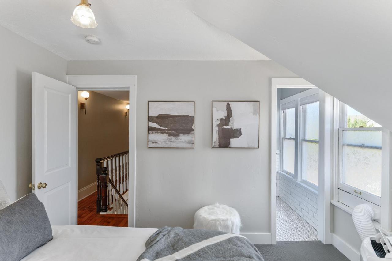 Beautiful, Historic Home, Heart Of Mcminnville.