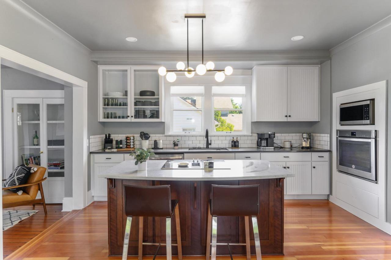 Beautiful, Historic Home, Heart Of Mcminnville. Holiday home