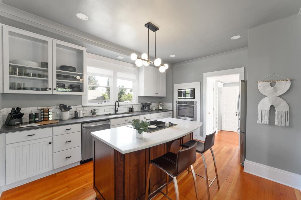 Holiday home Beautiful, Historic Home, Heart Of Mcminnville. *