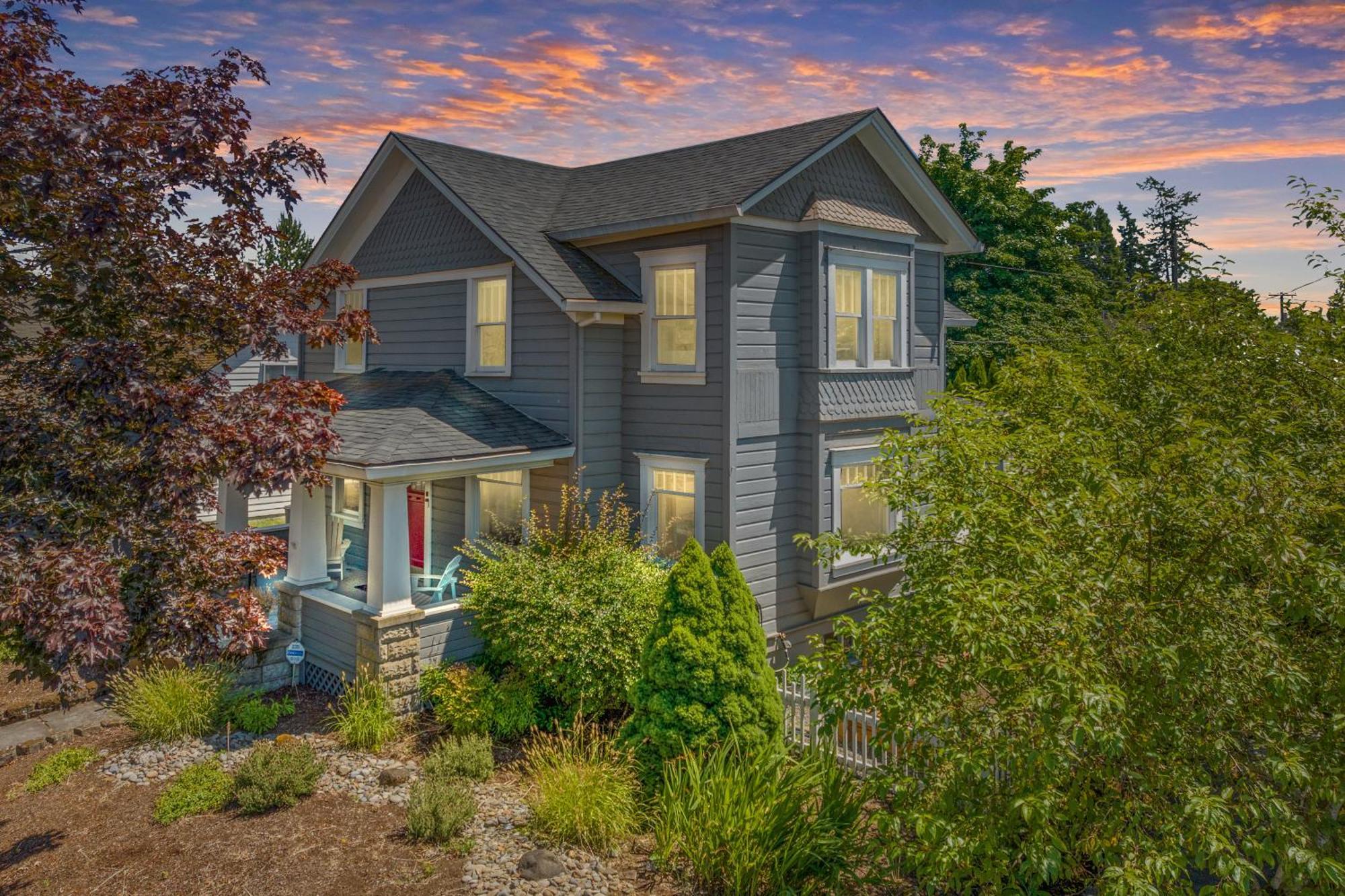 Beautiful, Historic Home, Heart Of Mcminnville. *